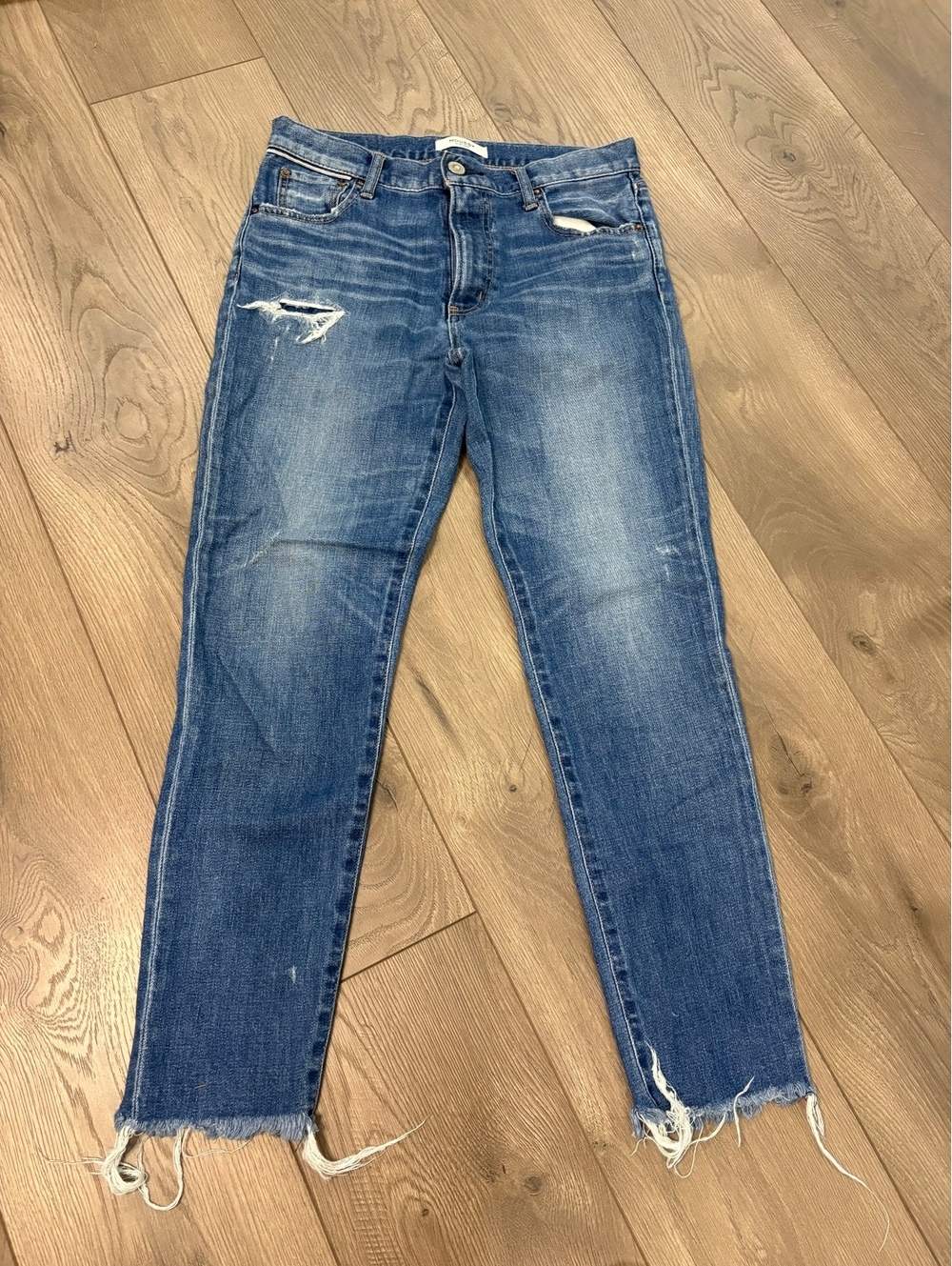 Moussy Vintage blue distressed jeans 30 in waist raw hem